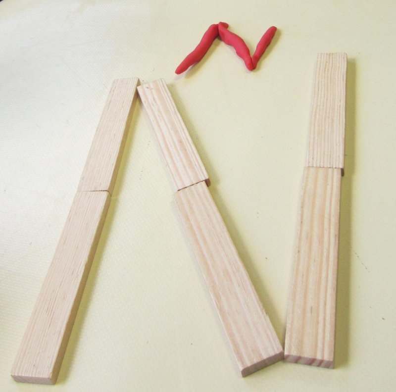 Travail sur les lettres form&eacute;es &agrave; partir de traits obliques